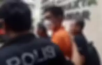 Mario Dandy digiring oleh polisi usai melakukan rekonstruksi penganiayaan terhadap David Ozora.