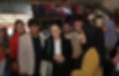 Potret Krisdayanti saat blusukan ke pasar