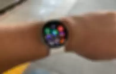 Tampilan WearOS 4 yang dibalut OneUI 5 di Galaxy Watch6 40mm