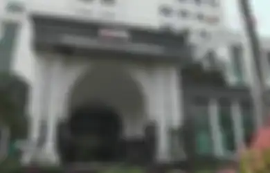 Bandingkan Masing-Masing Lembaga Jasa Keuangan Khusus di Indonesia