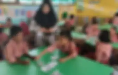 35 Ucapan Hari Guru Singkat dari Anak SD yang Menyentuh Hati