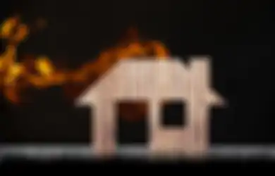 10 Arti Mimpi Rumah Kebakaran dan Dipadamkan, Usaha Bakal Maju?