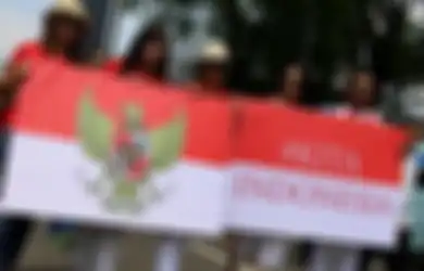 Apa yang Dilakukan Jika Menemukan Masyarakat yang Memiliki Pandangan atau Sikap yang Tidak Sama dengan Adat atau Tradisi Kita?