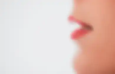 Berbagai Macam Arti Bibir Bawah Kedutan Menurut Primbon Jawa