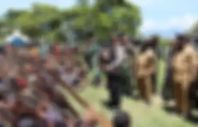 Contoh Kasus atau Konflik yang Terjadi di Lingkungan Keluarga, Sekolah, dan Masyarakat