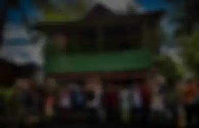 Nilai yang Ada Dalam Tradisi Memindahkan Rumah Panggung Bugis