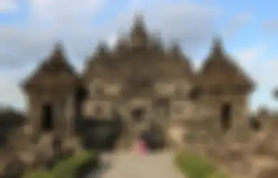Apakah yang Menyebabkan Perpindahan Kerajaan Mataram Kuno ke Daerah Timur Pulau Jawa