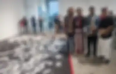 Pameran Lukisan Garam 'Pranata Banyu'  Kolaborasi Eggy Yunaedi dan Petani Garam Lasem