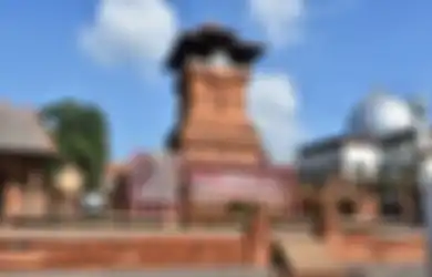 Banyaknya Peninggalan Sejarah Islam Yang Masih Memasukkan Unsur Hindu Dan Lokal Membuktikan Hal Ini