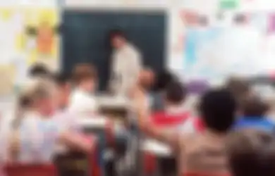 Bagaimana Integrasi dari Unsur-unsur Penting dalam Definisi Pendidikan Dapat Mempengaruhi Efektivitas Upaya Pencapaian Tujuan Pendidikan di Tingkat Sekolah Dasar?