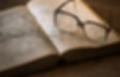 Mengapa Ilmu Sejarah Bersifat Diakronis dan Sinkronis