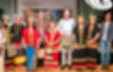 Mengenal Tradisi Telinga Panjang Ala Suku Dayak