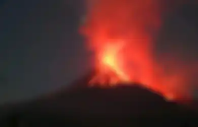Sejarah Gunung Lewotobi dan Letusan yang Melingkupi si Gunung Kembar