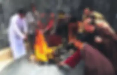 Benarkah Api Abadi Mrapen Muncul dari Tongkat Sunan Kalijaga yang Tertancap? Inilah Riwayat Wali Songo  dari Tuban