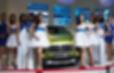 Suzuki Angels Curi Perhatian di Booth Suzuki