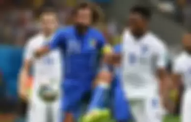 Lawan Inggris Pirlo Kirim 100 Umpan Terukur