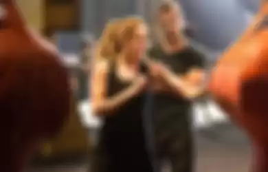Shailene Woodley Tengah Digojlok Theo James Dalam Divergent