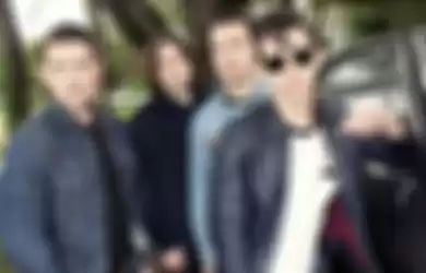 Alex Turner Arctic Monkeys Ingin Boyong Penata Rambut Pribadi Selama Tur