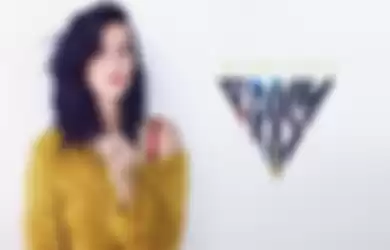 Katy Perry Rilis Lagu Baru Walking On Air