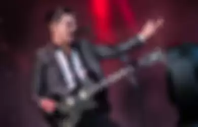 Arctic Monkeys Undang Dua Gitaris di Konser AM
