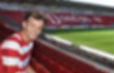 Louis Tomlinson Siap Duduk di Bangku Cadangan Doncaster Rovers