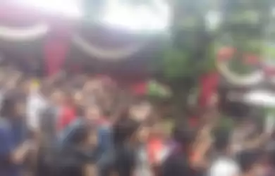 Fans Ramaikan Meet and Greet JKT48 di Surabaya
