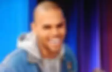 Twit War Dengan Chris Brown Reporter Ini Terima Ancaman Pembunuhan