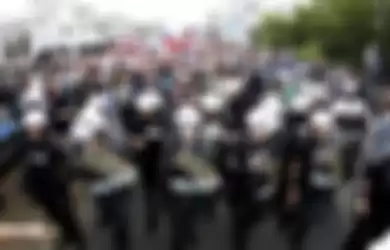Video Kerusuhan Pasca Laga Polandia Russia di Kota Warsaw