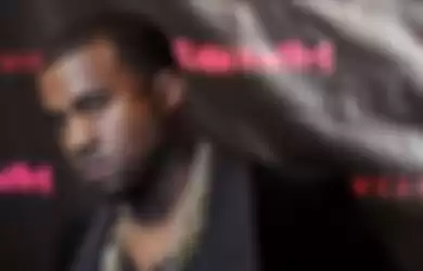 Kanye West Rilis Film Pendek Runaway