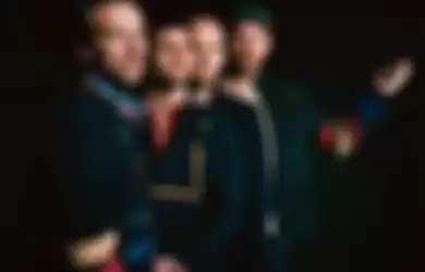 Video Terbaru Coldplay Full Neon Light