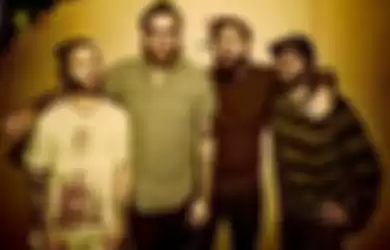 Lagu Baru Four Year Strong Stuck In The Middle