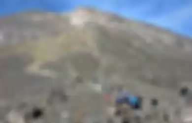 Ini Dia Batas Aman Pendakian Gunung Merapi