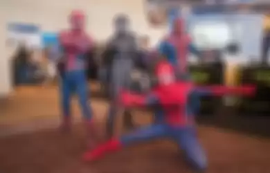 Cosplayers Spiderman ikut memeriahkan acara di Comic Con