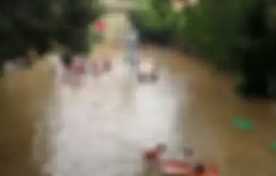 Banjir Mengepung Sekolah di Jakarta