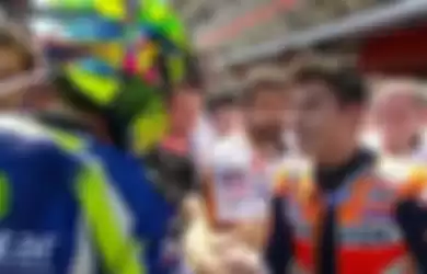 Rossi berdamai dengan Marquez di GP Catalunya.
