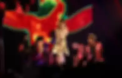 Kostum-kostum Selena Gomez di Revival Tour Indonesia