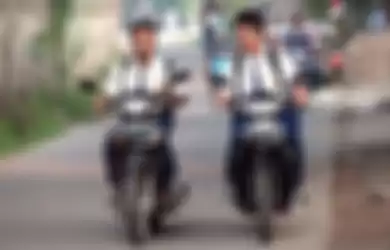 Di kota ini, ada aturan kalo pelajar bawa motor ke sekolah!