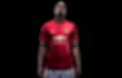 Pogba dengan kostum MU