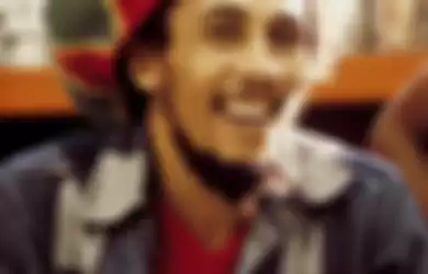 Bob Marley pakai kupluk
