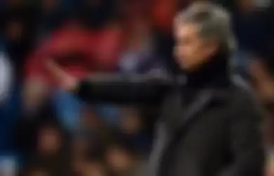 Mourinho Nggak Mau Ngotot Lawan City