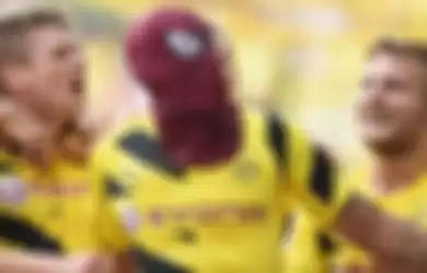 Selebrasi Aubameyang yang memakai topeng Spiderman