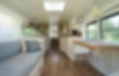  Nyaman Banget! Rumah Mungil Ini Aslinya Bus Sekolah Lho