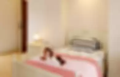 Penuh Bunga Di Dalam Kamar Pink