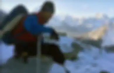 Meskipun Hanya Memiliki Satu Kaki, Charlie Linville Berhasil Mendaki Gunung Everest