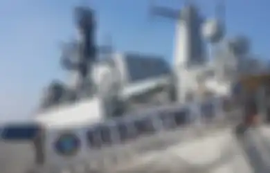 KRI Bung Tomo, Kapal Perang Pertama yang Menemukan Puing Pesawat AirAsia QZ8501 (1)