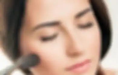 Mengatasi Mata Mirip Panda pada Wanita