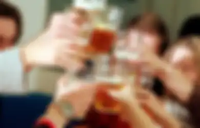 Apa Saja Mitos Tentang Minum Minuman Keras yang Perlu Kita Ketahui? (2)
