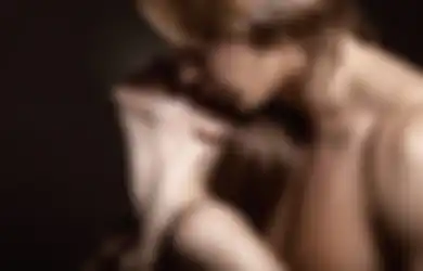Tips Seks: Merangsang Zona Sensitif Seksualnya