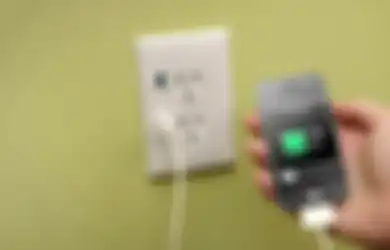Enam Cara Mudah Selamatkan Bumi: Mencabut 'Charger' Ponsel Saat Tidak Digunakan