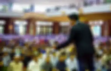 Ippho Santosa: Ingin Sukses? Sukseskan Orang Lain!